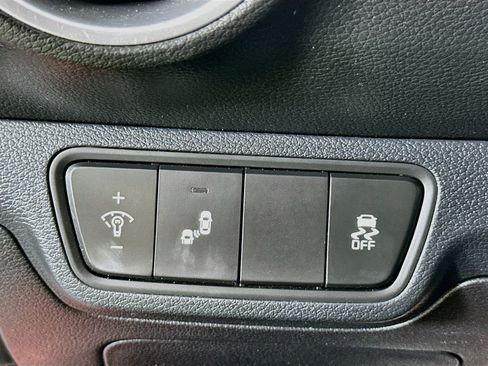 Used 2024 Kia Forte LXS w/ LXS Technology Package FWD image 17