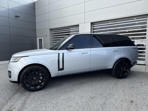 Certified 2025 Land Rover Range Rover Long Wheelbase SE AWD/4WD image 2
