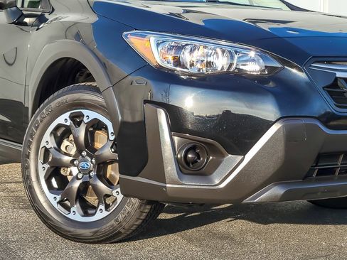 Certified 2023 Subaru Crosstrek 2.0i image 3