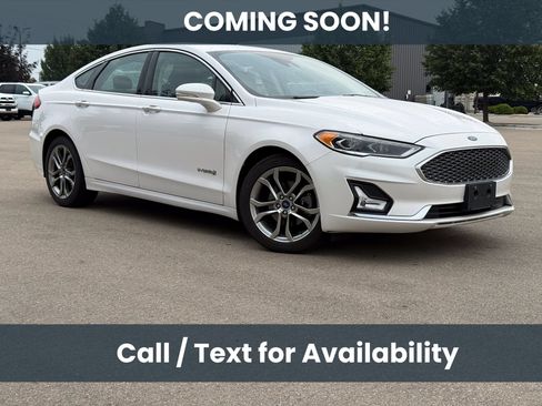 Used 2019 Ford Fusion Titanium FWD image 1