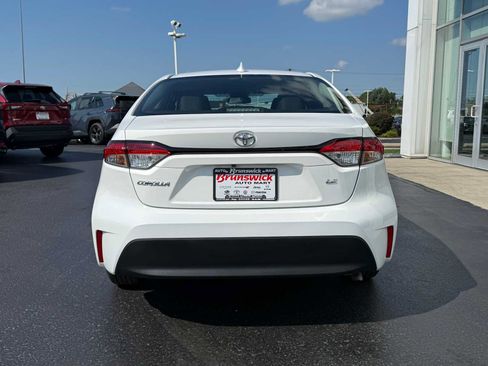 Used 2024 Toyota Corolla LE FWD image 5