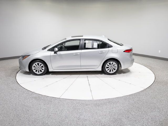 Used 2024 Toyota Corolla LE w/ LE Premium Package FWD image 29