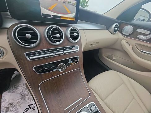 Used 2021 Mercedes-Benz C 300 4MATIC Sedan image 23