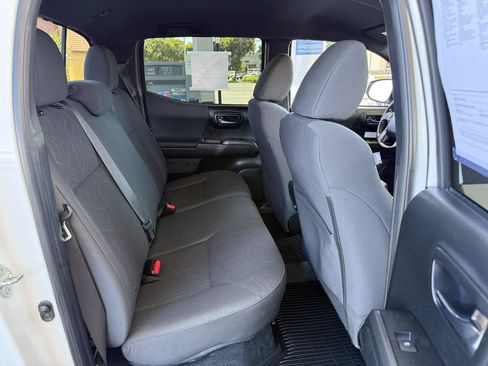 Used 2018 Toyota Tacoma TRD Off-Road w/ Technology Package AWD/4WD image 20