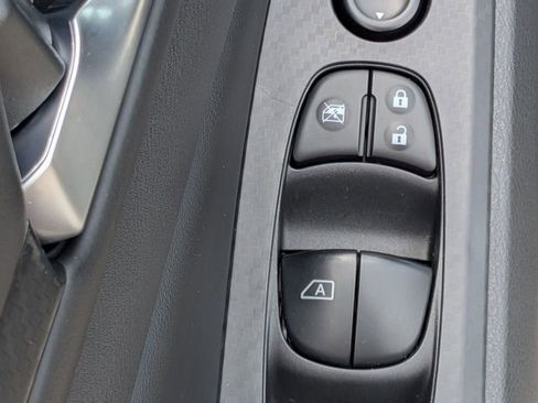 Used 2025 Nissan Altima 2.5 SV FWD image 15