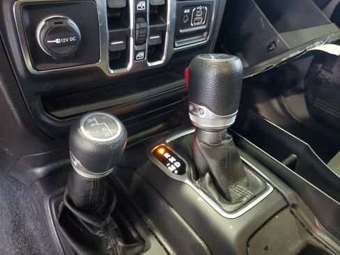 Used 2020 Jeep Wrangler Unlimited Sport S AWD/4WD image 30