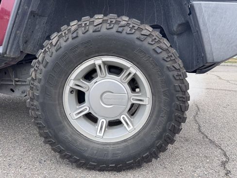 Used 2004 HUMMER H2 w/ Preferred Equipment Group image 51