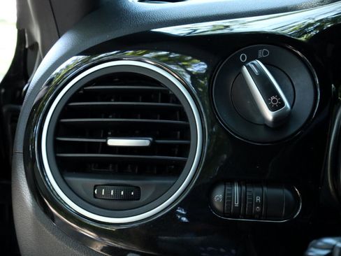 Used 2012 Volkswagen Beetle 2.5 image 23