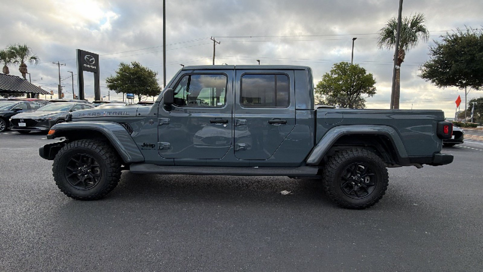 Used 2025 Jeep Gladiator Sport AWD/4WD image 7