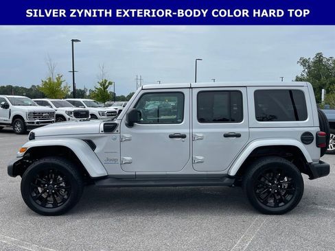Used 2024 Jeep Wrangler Unlimited Sahara w/ Technology Group AWD/4WD image 8
