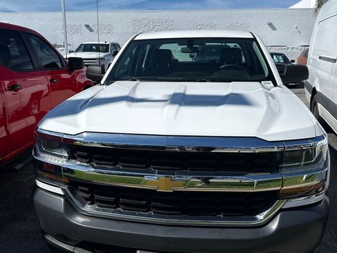Used 2018 Chevrolet Silverado 1500 W/T w/ Trailering Package image 2