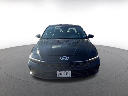 Used 2025 Hyundai Elantra SEL image 16