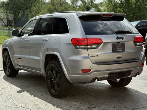 Used 2015 Jeep Grand Cherokee Altitude AWD/4WD image 5