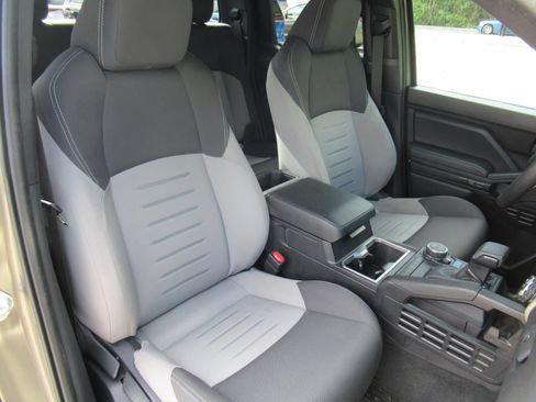 Used 2025 Toyota Tacoma TRD Sport AWD/4WD image 8