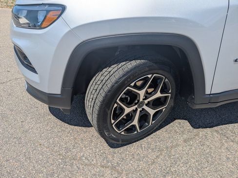 Used 2025 Jeep Compass Limited AWD/4WD image 6