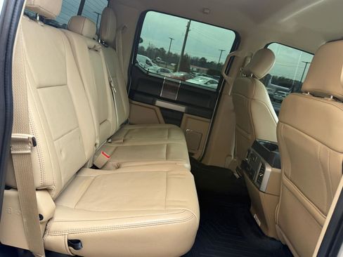 Used 2019 Ford F250 Lariat w/ Chrome Package image 17