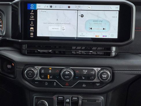 Used 2024 Jeep Wrangler Unlimited Rubicon w/ Convenience Group image 13