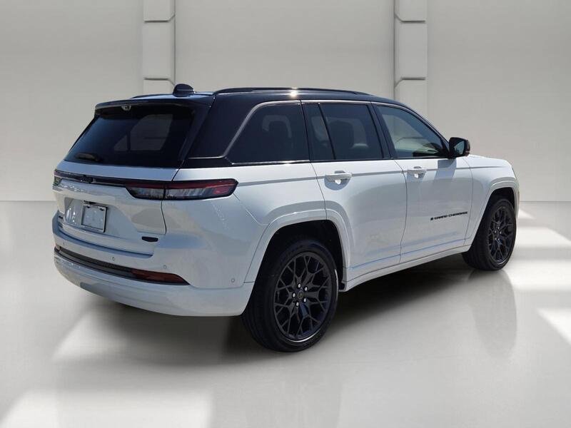New 2027 Jeep Grand Cherokee Summit AWD/4WD image 5