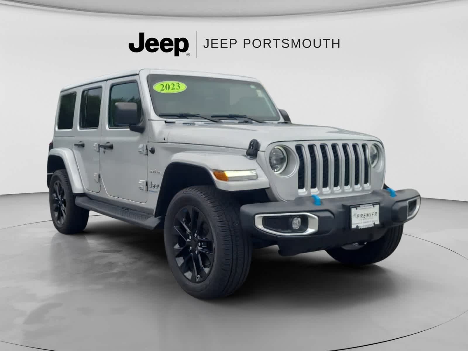 Used 2023 Jeep Wrangler Unlimited Sahara w/ Cold Weather Group AWD/4WD image 1