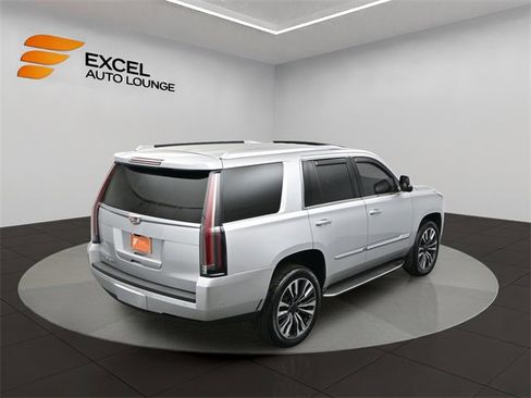 Used 2018 Cadillac Escalade Luxury image 48