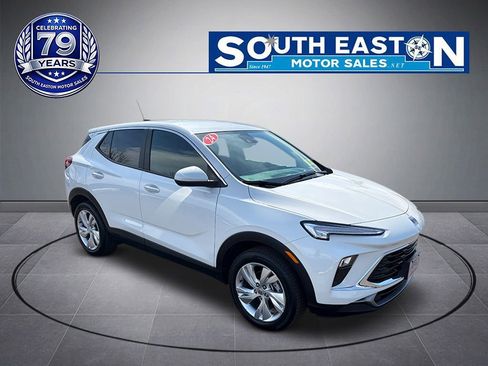 Used 2024 Buick Encore GX Preferred image 2