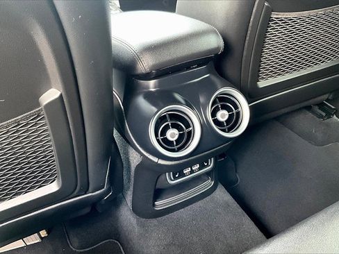 Used 2022 Alfa Romeo Stelvio Sprint image 28