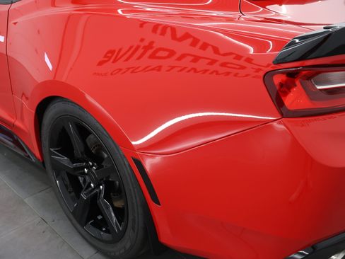 Used 2017 Chevrolet Camaro SS RWD image 32