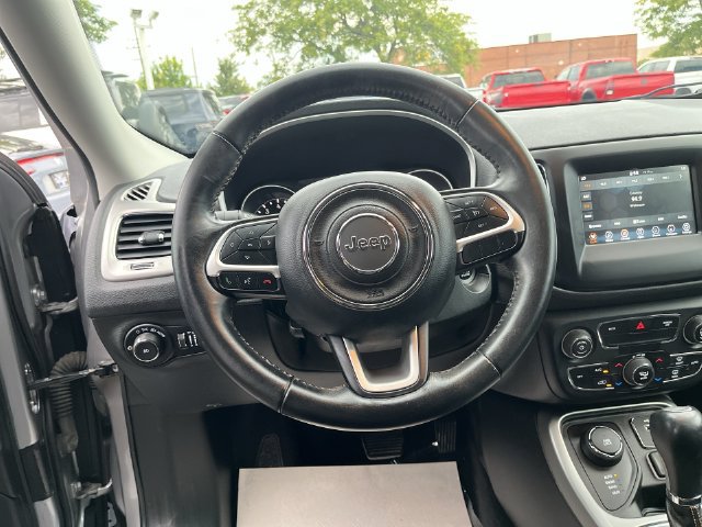 Used 2019 Jeep Compass Latitude AWD/4WD image 14