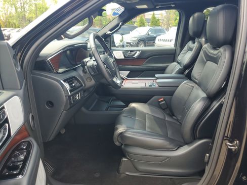 Certified 2023 Lincoln Navigator Reserve AWD/4WD image 12