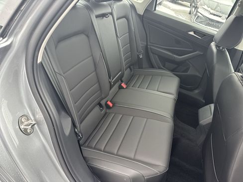 Used 2022 Volkswagen Jetta SE w/ Panoramic Sunroof Package image 28