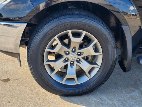 Used 2014 Nissan Frontier SL image 11