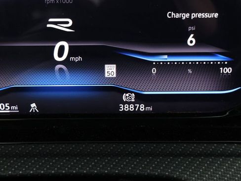 Used 2022 Volkswagen Golf R image 14