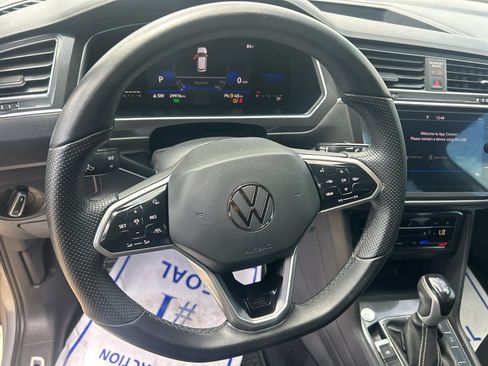 Used 2023 Volkswagen Tiguan SE R-Line FWD image 18