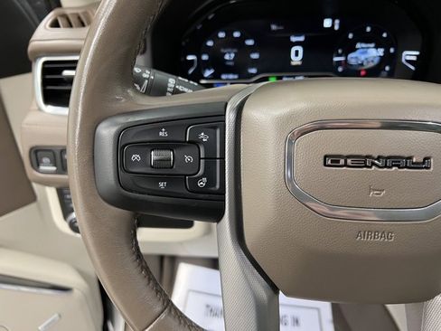 Used 2023 GMC Yukon XL Denali image 29