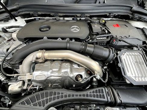 Used 2025 Mercedes-Benz GLA 250 4MATIC image 9