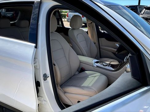 Used 2019 Mercedes-Benz GLC 300 image 9