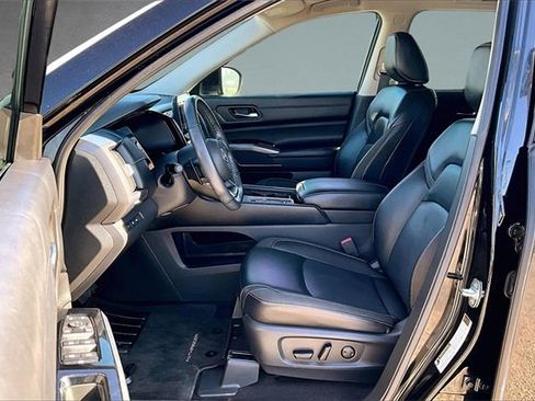 Used 2023 Nissan Pathfinder SL w/ Lighting Package (N92) image 25