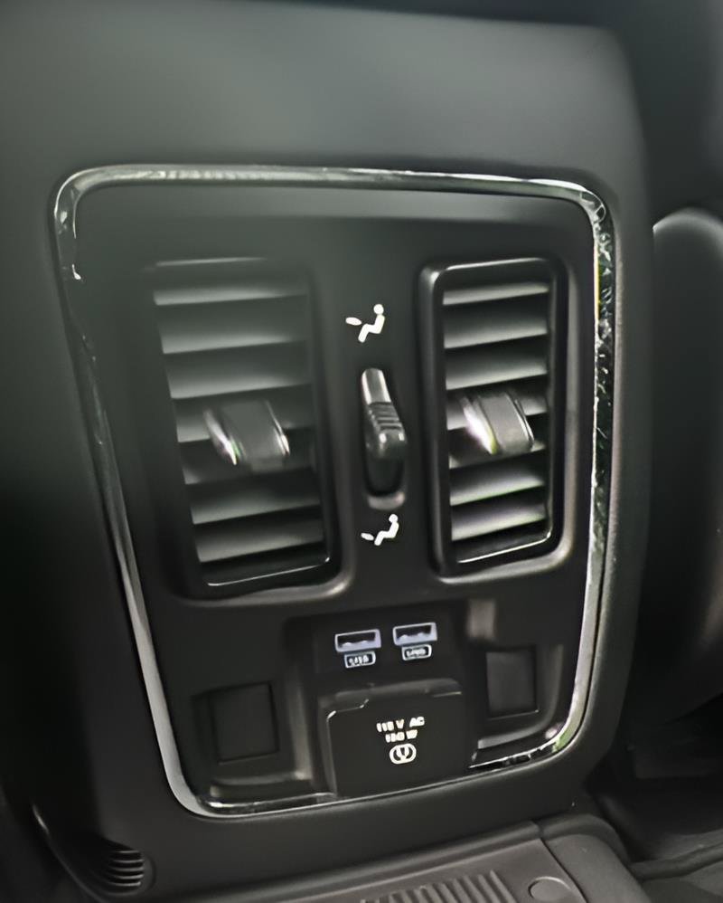 Used 2019 Jeep Grand Cherokee Limited AWD/4WD image 28
