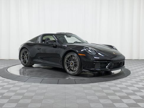 Certified 2022 Porsche 911 50th Anniversary Edition AWD/4WD image 9