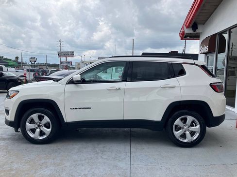 Used 2018 Jeep Compass Latitude w/ Popular Equipment Group AWD/4WD image 4