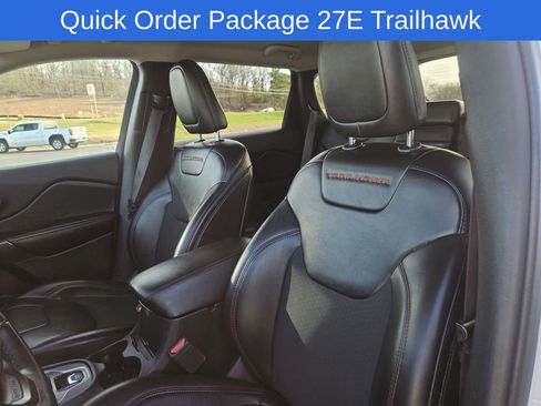 Used 2019 Jeep Cherokee Trailhawk image 14