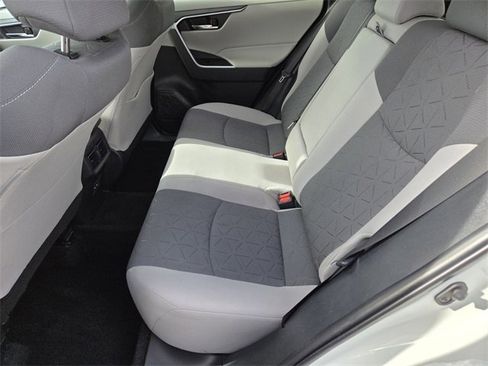 Used 2022 Toyota RAV4 XLE w/ Convenience Package image 12