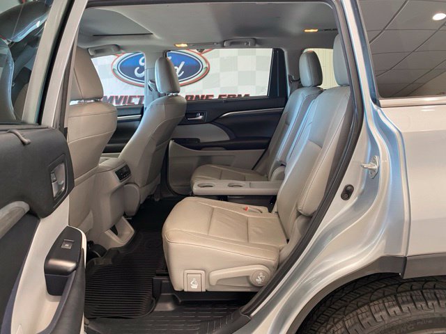 Used 2018 Toyota Highlander Limited w/ Protection Package #3 AWD/4WD image 18