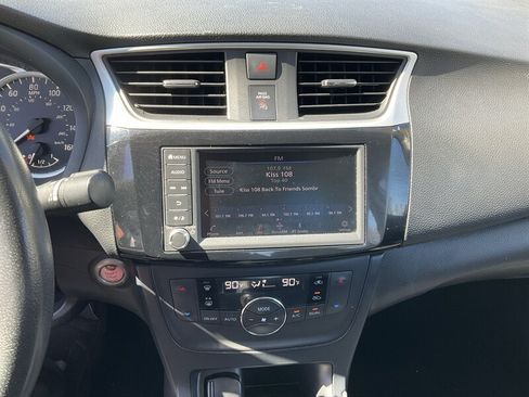 Used 2019 Nissan Sentra SV FWD image 30