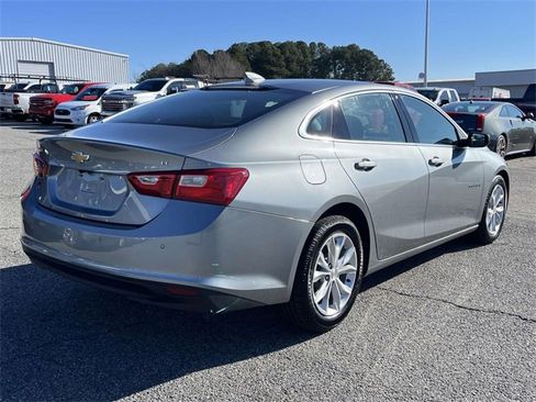 Used 2024 Chevrolet Malibu LT image 3