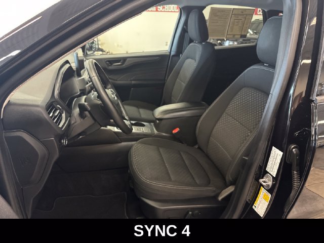Used 2023 Ford Escape Active AWD/4WD image 4