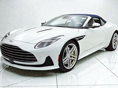 Used 2026 Aston Martin DB12 Convertible RWD image 24