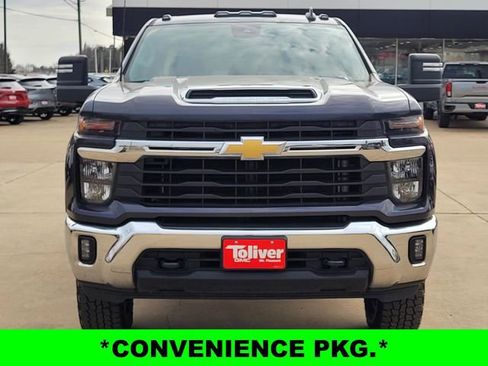 Used 2024 Chevrolet Silverado 2500 LT w/ Convenience Package image 3