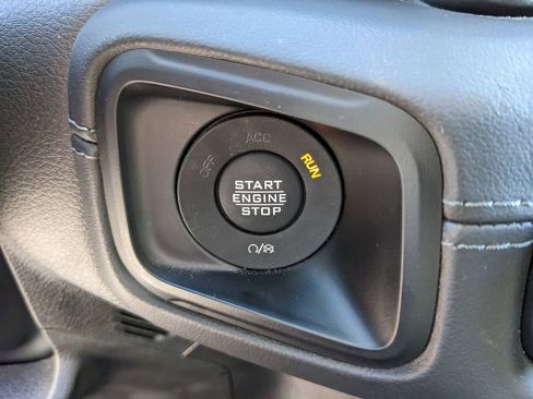 Used 2024 Jeep Gladiator Mojave w/ Technology Group image 28