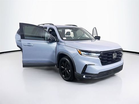 Used 2025 Honda Pilot Black Edition image 12